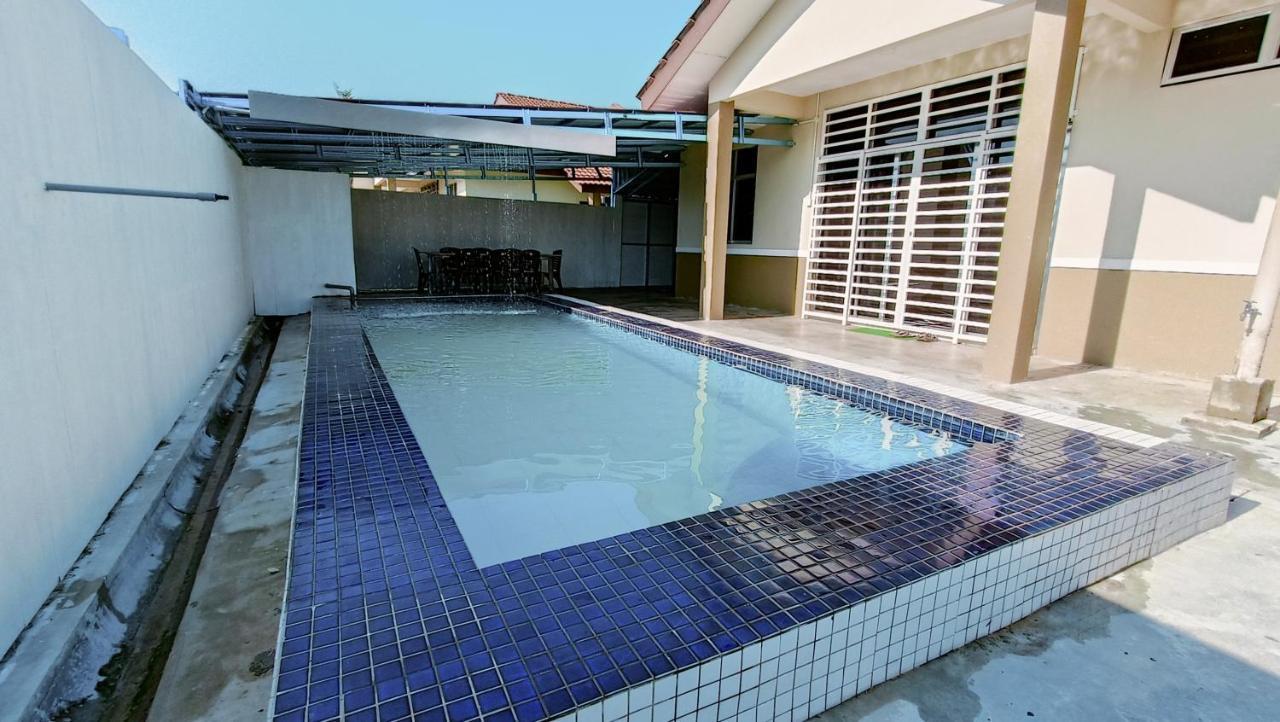 Maisarah Homestay 창룬 외부 사진